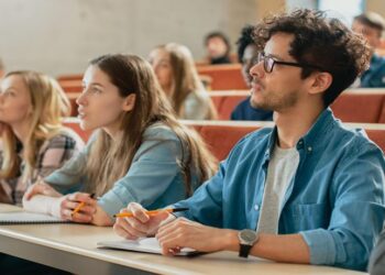 Ministerul Educației a lansat în consultare publică proiectul de ordin privind Codul drepturilor și obligațiilor studentului
