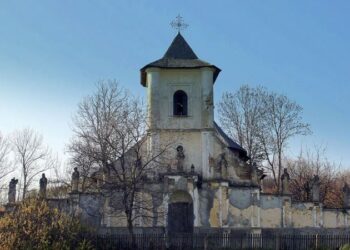 Biserică unicat lăsată în paragină
