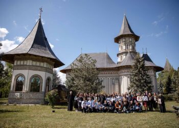 „Tinerii Bucovinei, păstrători ai tezaurului strămoșesc și mănăstiresc” Ediția a IX-a a avut loc la Mănăstirea Cămârzani