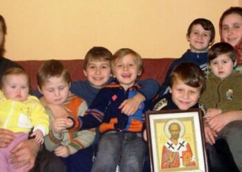 Familia este un așezământ dumnezeiesc și temelia vieții de obște