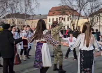  „De ce nu merg bine lucrurile în România?” Suntem dezbinaţi