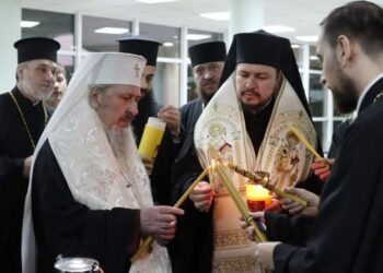 Bucurie de Înviere! O aeronavă specială va aduce Sfânta Lumină de la Ierusalim la București, Chișinău și Iași, cele trei capitale românești cu importanță istorică deosebită