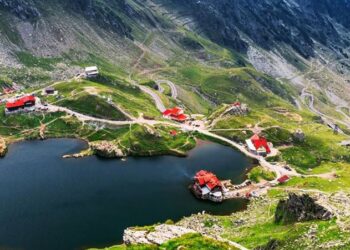„Drumul printre nori” – Transfăgărășanul. Cel mai spectaculos drum din România