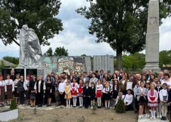 În Basarabia a fost refăcut încă un monument distrus de sovietici: Era dedicat eroilor Războiului de Reîntregire