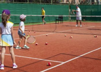 Campionat de tenis pentru copiii botoșăneni de ziua lor