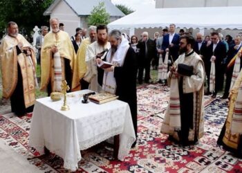 Preasfințitul Părinte Nichifor Botoșăneanul a sfințit o casă socială și un Altar de vară în Parohia Todireni Botoșani 