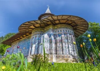 26 mai 1488 – A început construirea Bisericii „Sf. Gheorghe” de la Voroneţ, ctitorie a Domnului Ştefan cel Mare si Sfânt