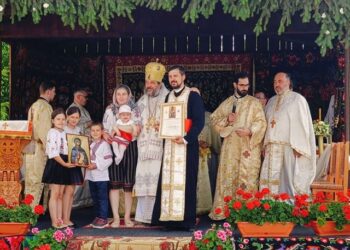 PS Nichifor Botoșăneanul a sfințit pictura și catapeteasma Bisericii din satul Gârbeni