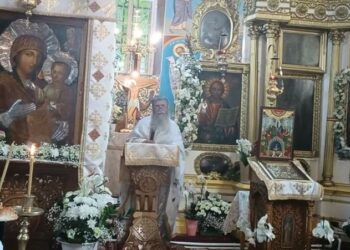 Sărbătoarea „Pogorârii Sfântului Duh” cinstită la o Biserică din municipiul Botoșani