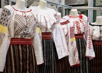 Expoziție dedicată cămășii cu altiță, la Chișinău