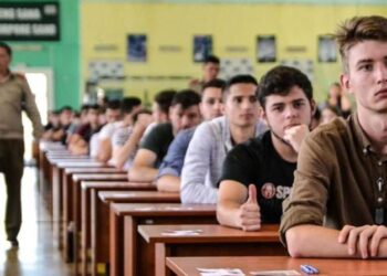 Admiterea pentru programele de studii universitare militare de licență 