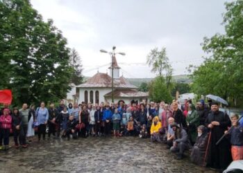 Ediția a III-a a pelerinajului pedestru „La pas pe colinele sfinte ale Iașului”