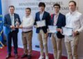 Premiați la Los Angeles: Ministrul Economiei s-a întâlnit cu liceenii care au proiectat un avion mai eficient