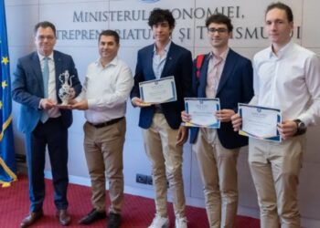 Premiați la Los Angeles: Ministrul Economiei s-a întâlnit cu liceenii care au proiectat un avion mai eficient