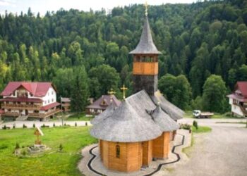 Mănăstirea Paltin îşi aşteaptă pelerinii în ziua hramului