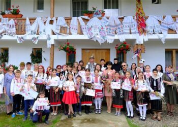 „Trecut, prezent, viitor în arta românească”. Tabără de tradiții și meșteșuguri la Mănăstirea Vorona