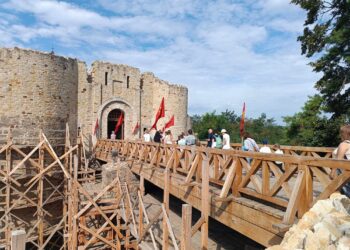 Festivalul de artă medievală „Ştefan cel Mare”, în Cetatea de Scaun a Sucevei. Programul integral
