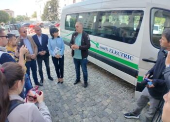 Botoșani: Licitație pentru achiziționarea a încă 10 microbuze școlare electrice