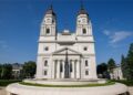 La 8 august 1826, Mitropolitul Moldovei, Veniamin Costachi hotărăște ridicarea Catedralei Mitropolitane de la Iași