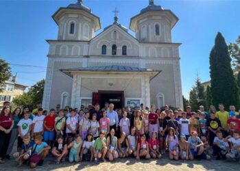 Copiii din taberele de vară ale Arhiepiscopiei Iașilor au participat la un curs despre protecția mediului