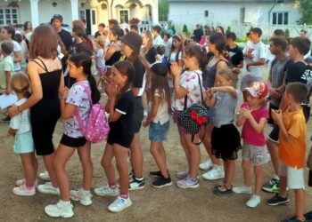 O parohie din Botoşani participă la proiectul „Tabăra din pridvorul satului”