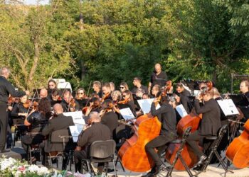 Spectacolul „Acasă la Enescu” susținut de Filarmonica „George Enescu” Botoșani