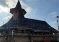 Românii din regiunea Piemonte au un nou lăcaș de rugăciune: construcția bisericii din lemn s-a încheiat