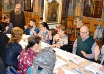 O parohie din Botoșani organizează cursuri gratuite de muzică psaltică