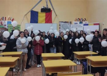 Activități de prevenire a violenței și a traficului de persoane la un liceu din Botoșani