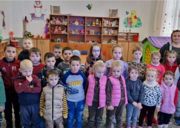 „Tăcerea e tot violență. Vocea ta e soluția” . Activități de informare la două școli din județul Botoșani