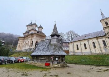 Mănăstirea din Ardeal, unde merg mii de botoșăneni în pelerinaj, și-a ales noul stareț
