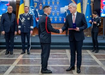 Un pompier botoșănean a primit „Emblema de Onoare a Ministerului Afacerilor Interne”