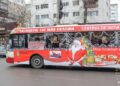 Autobuzul lui Moș Crăciun aduce magia Crăciunului la Botoșani