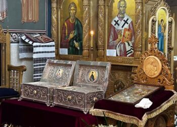 Procesiune cu sfintele moaște ale Sfinților Nectarie de la Eghina și Efrem cel Nou în Protopopiatul Dorohoi