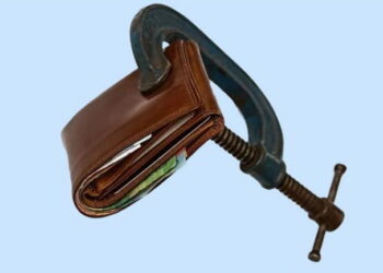 Taxa de 10% pe banii din bănci, știrea falsă care a generat disperare printre români