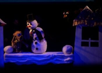 O nouă premieră pentru cei mici. „Povestea unui om de zăpadă” la Teatrul „Vasilache” Botoșani