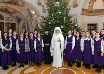 Patriarhul Daniel le-a explicat colindătorilor de ce cinstim icoanele: Prin nașterea sa ca Om, Dumnezeu are chip