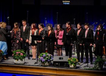 „Slobozâ-ne gazdă-n casă și primiți colinda noastră”. Concert caritabil de colinde la Burdujeni