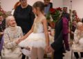 Mărunte bucurii pentru „bunicii de la Solca”, la vremea când viața încape pe-un lat de pat și-n două noptiere