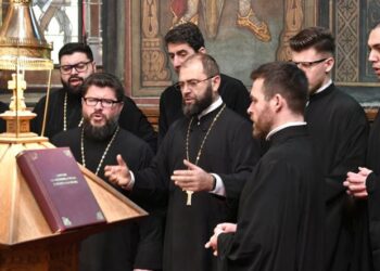 Imnul Anului omagial al Centenarului Patriarhiei Române (text și muzică)