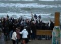 Sfințirea apei de Bobotează la malul Mării Tireniene