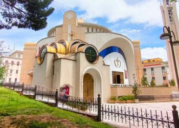 Biserica Albaniei își alege duminică noul Arhiepiscop