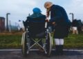Cine poate primi pensie de handicap cu însoțitor