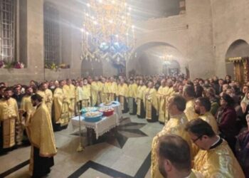Priveghere de noapte la Biserica Vovidenia din municipiul Botoşani,  în cinstea Sf. Mare Mucenic Efrem cel Nou