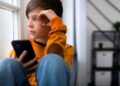Ziua Internațională a Telefonului Copilului. Acesta oferă consiliere în situații de anxietate, violență sau cyberbullying