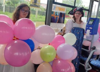 Prima zi din Autobuzul cu Povești. Un succes magic pentru micii botoșăneni