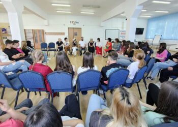 „Fii Activ în Comunitatea Ta!”. Proiect de educație civică derulat în parteneriat cu Liceul „Alexandru cel Bun” Botoșani