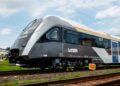 Leon, primul tren fabricat integral în România. Are ferestre panoramice, fotolii rabatabile şi scaune ergonomice