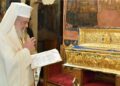 Patriarhul Daniel a sfințit raclele în care vor fi așezate moaștele Sfinților Cuvioși botoșăneni Paisie și Cleopa