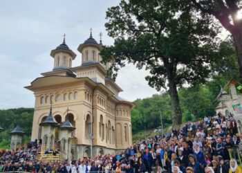 Mănăstirea din Ardeal, unde merg mii de botoșăneni în pelerinaj, își va sărbători hramul la sărbătoarea „Adormirii Maicii Domnului”